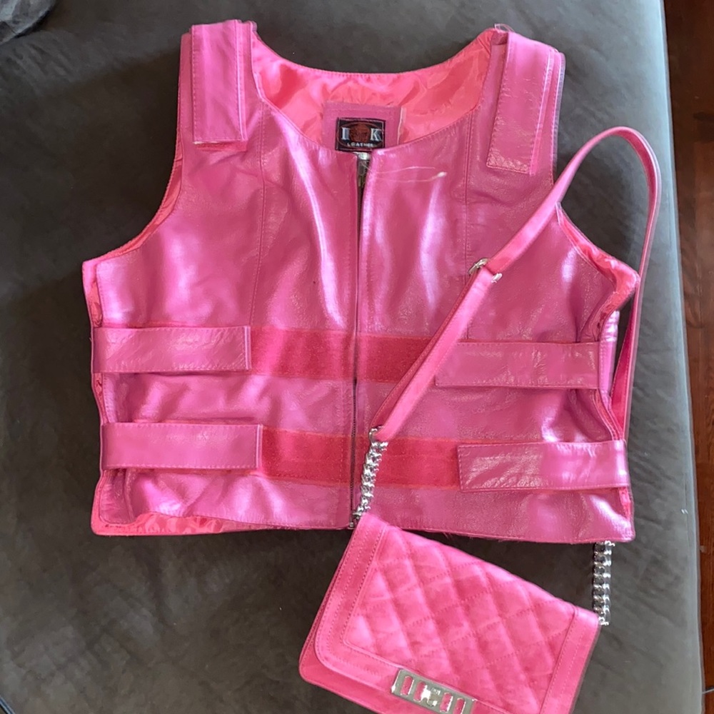 I K leather vest